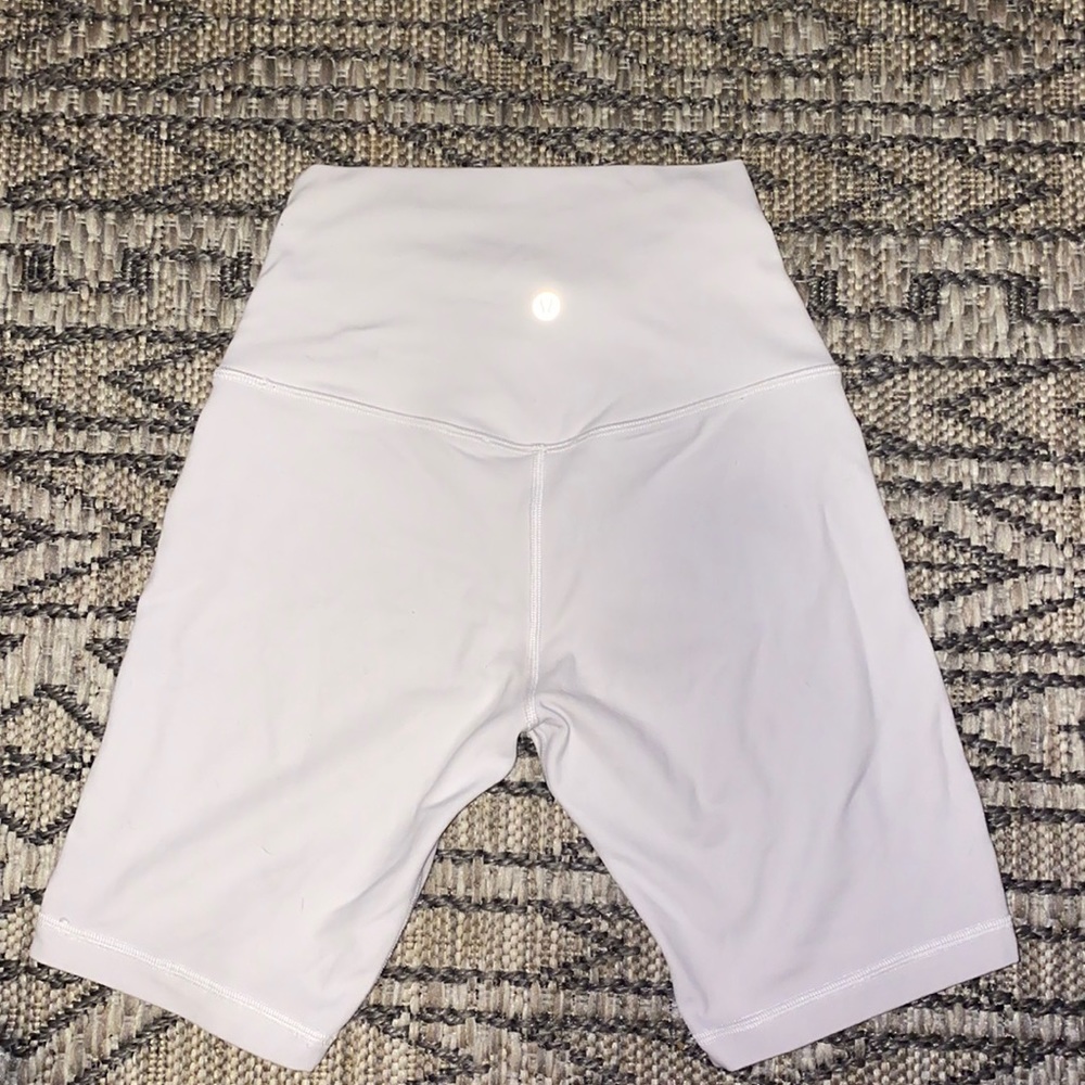 Lululemon Align Shorts 6” size 6 in white